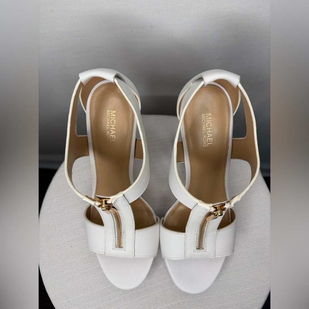 Michael Kors White Leather Front Zip Block Heel Sandals Size 8(B93)”✨ - Picture 5 of 10